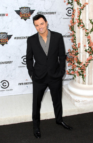  Seth MacFarlane @ the Comedy Central Roast of Charlie Sheen