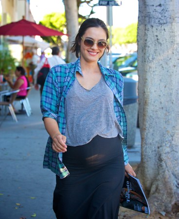  Shannyn is pregnant with saat child - L.A., September 8, 2011
