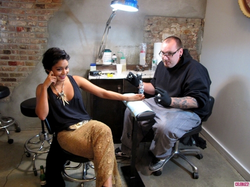  Vanessa Getting a Tattoo in NYC