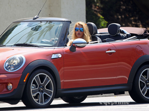  Blake Lively on the Set of “Savages” in Laguna Beach, Sep 13