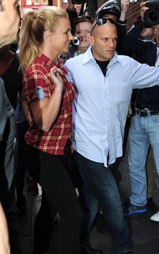  Britney - Arrives to Capital FM Studios in London - September 15, 2011