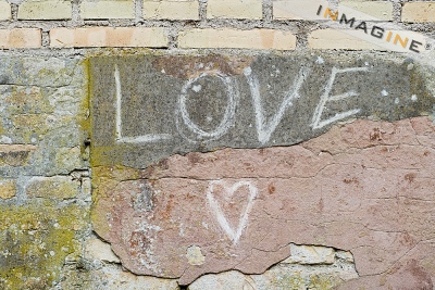  爱情 On The 墙