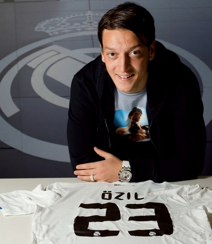  Mesut Ozil