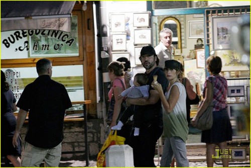  Penelope Cruz & Javier Bardem: Sarajevo Stroll with Leo!