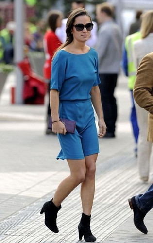  Pippa Middleton in Blue