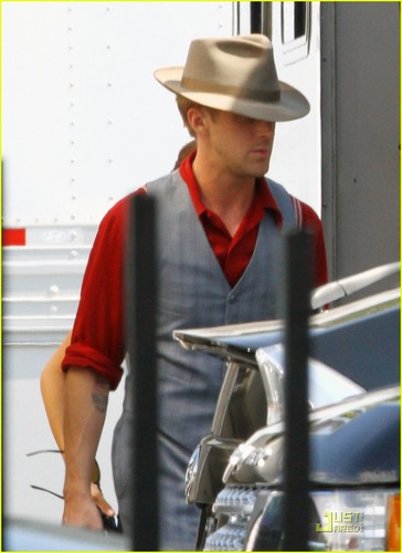  Ryan Gosling: 'The Gangster Squad' Set!