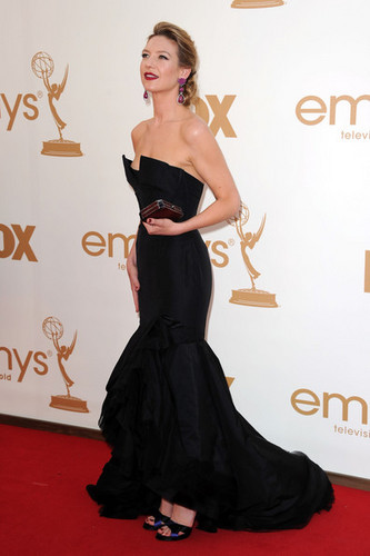Anna Torv Arriving @ the 2011 Emmy Awards