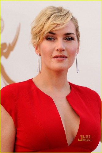  Kate Winslet - Emmys 2011 Red Carpet
