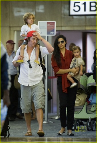  Matthew McConaughey: LAX with Levi & Vida!