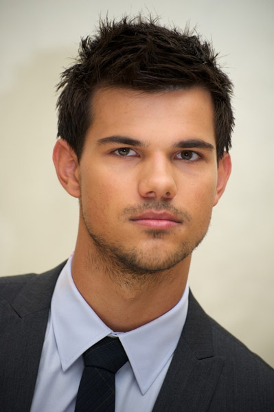 Taylor Lautner - Abduction Press Conference - Taylor Lautner Photo ...