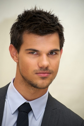  Taylor Lautner - Abduction Press Conference