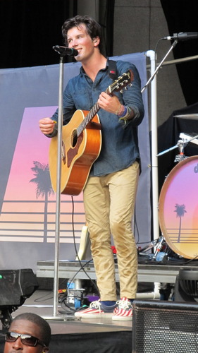  Zach Porter, lead singer of Allstar Weekend