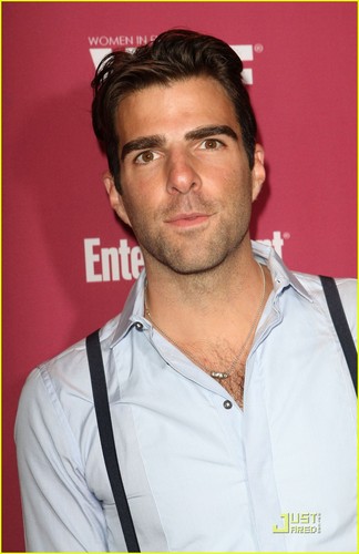  Zachary Quinto: Emmys Party & Jewelry Shopping!