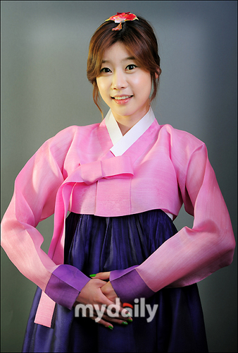  Girl's araw Hanbok cuties <3