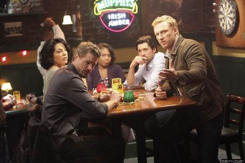  Grey's Anatomy Regulars At The Pub