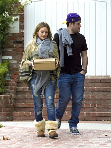 Hilary & Mike out in Toluca Lake