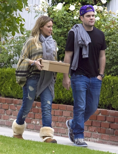 Hilary & Mike out in Toluca Lake