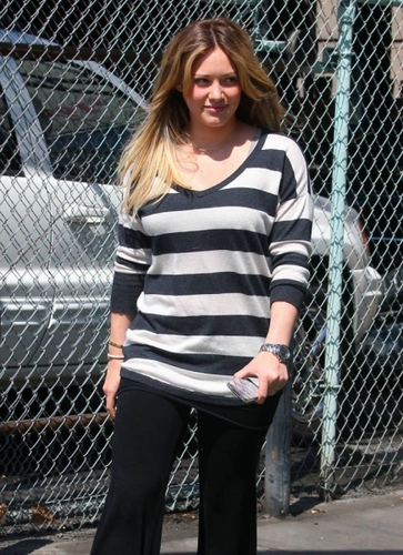 Hilary - Out and About in Los Angeles - September 20, 2011