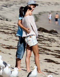 Jelena at the ビーチ ♥♥