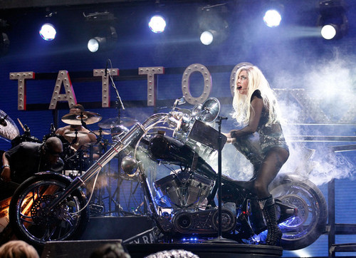  Lady Gaga performing @ iHeartRadio संगीत Festival