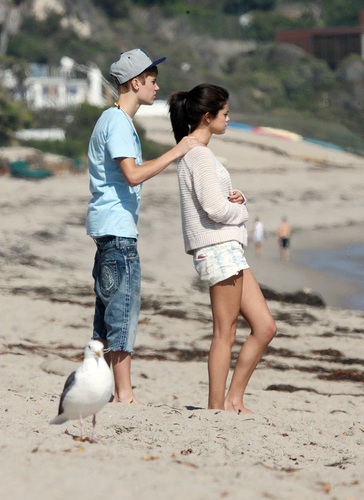  Selena - On the plage in Malibu - September 23, 2011