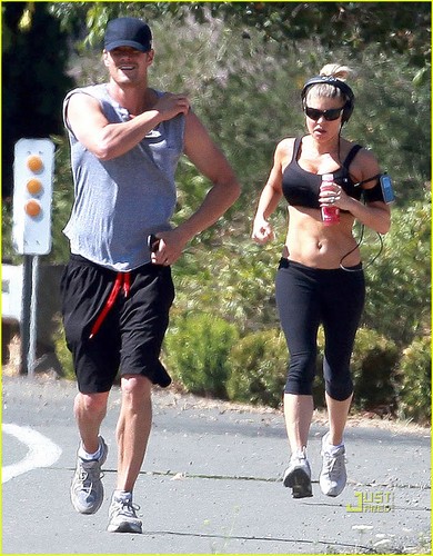  Fergie & Josh Duhamel Make a Run for It