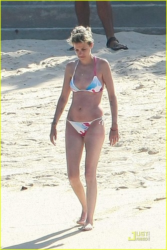  Nicole Richie & Samantha Ronson: Bikini Babes in Cabo!