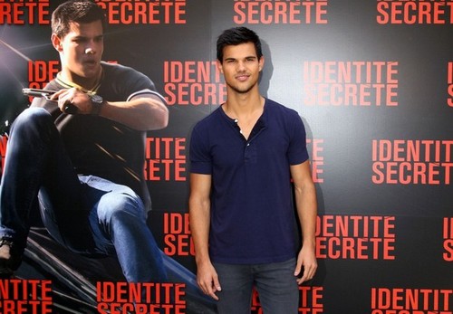Taylor Lautner 'Abduction' Photocall