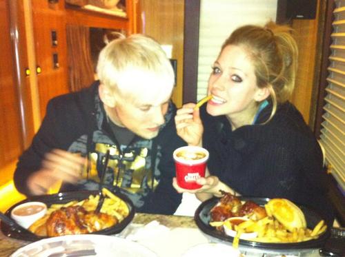  Avril & Evan - 脸谱