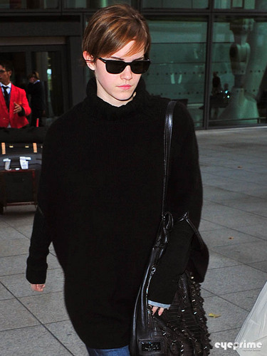  Emma Watson is back in Londra [October 3]