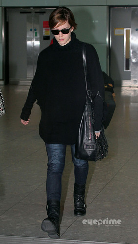  Emma Watson is back in Лондон [October 3]