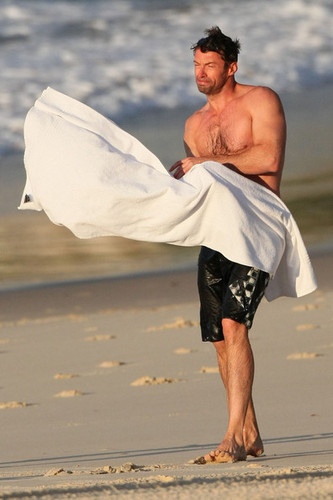  Hugh Jackman on the 海滩
