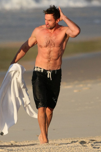  Hugh Jackman on the ساحل سمندر, بیچ
