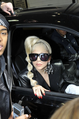  Lady Gaga with Фаны in NYC