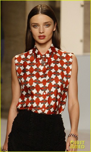  Miranda Kerr: Loewe Presentation at Paris Fashion Week!