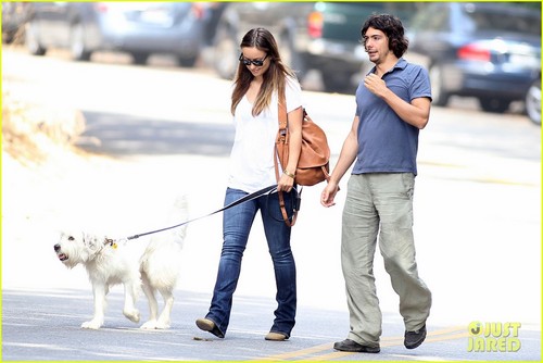  Olivia Wilde: Dog Walking with a Guy Friend
