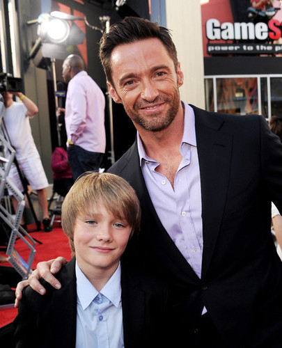  Premiere Of DreamWorks Pictures' "Real Steel" - Red Carpet