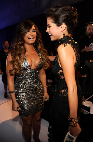  Demi&Selena - MTV Video 音楽 Awards - August 28, 2011