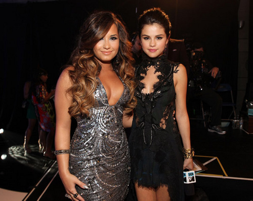  Demi&Selena - 엠티비 Video 음악 Awards - August 28, 2011