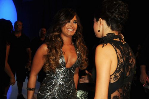  Demi&Selena - 엠티비 Video 음악 Awards - August 28, 2011