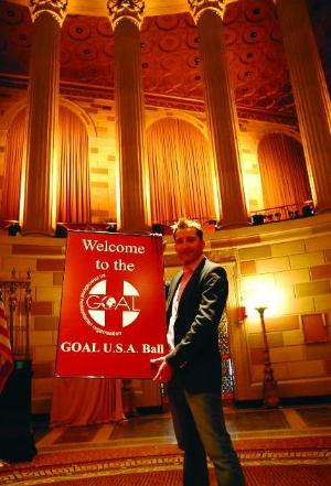  Former Celtic Thunder’ nyota Paul Byrom launches the GOAL ball in New York