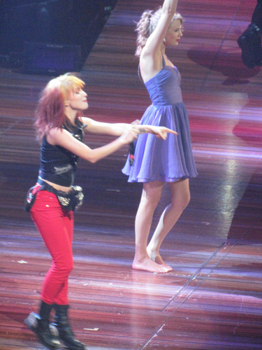  Hayley And Taylor veloce, swift