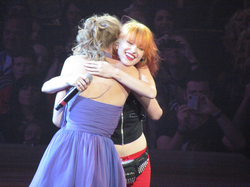  Hayley And Taylor snel, swift