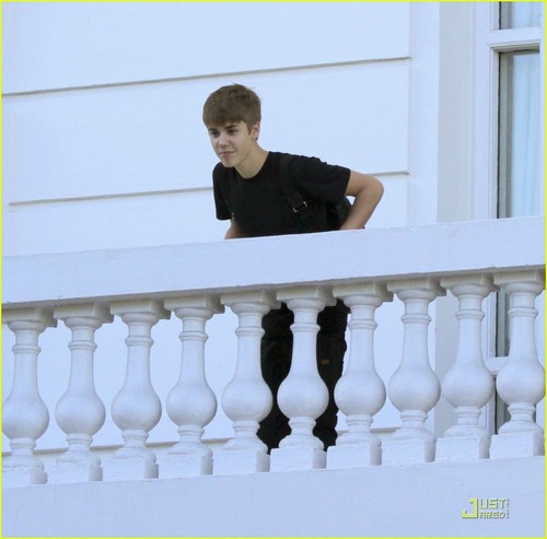  Justin Bieber: 'Mistletoe' --First Listen!