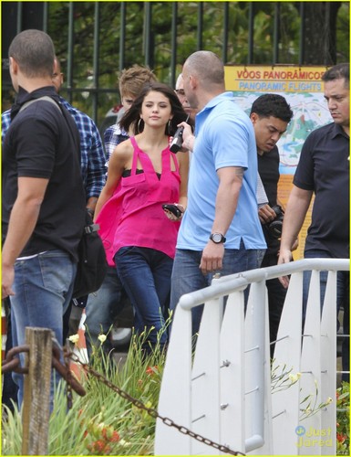  Justin Bieber & Selena Gomez: Helicopter Ride!