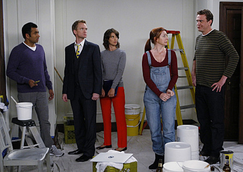  Kal Penn in a Promotional 照片 for 7x06 "Mystery VS History" ~ 'How I Met Your Mother'