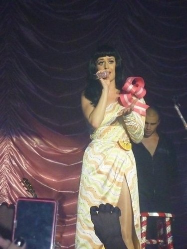  Katy Perry-California Dreams Tour 2011
