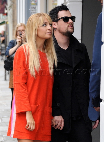  October 5 - Out in Paris with Joel for the Louis Vuitton Fashion Zeigen