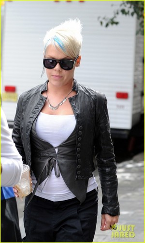  Pink: 'Thanks for Sharing' in NYC!