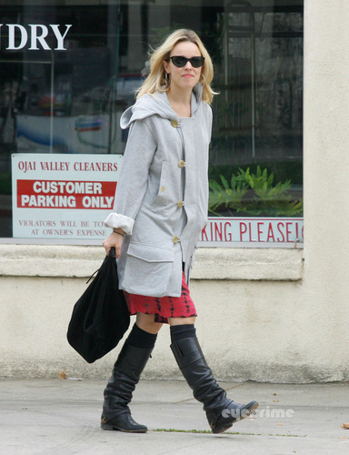 Rachel McAdams seen out shopping in L.A, Oct 4
